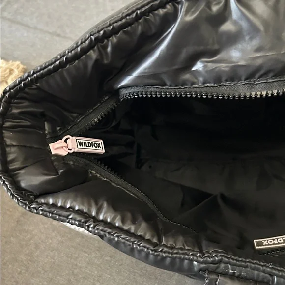 WILDFOX Black and Silver Tote Bag NEW - Picture 5 of 5